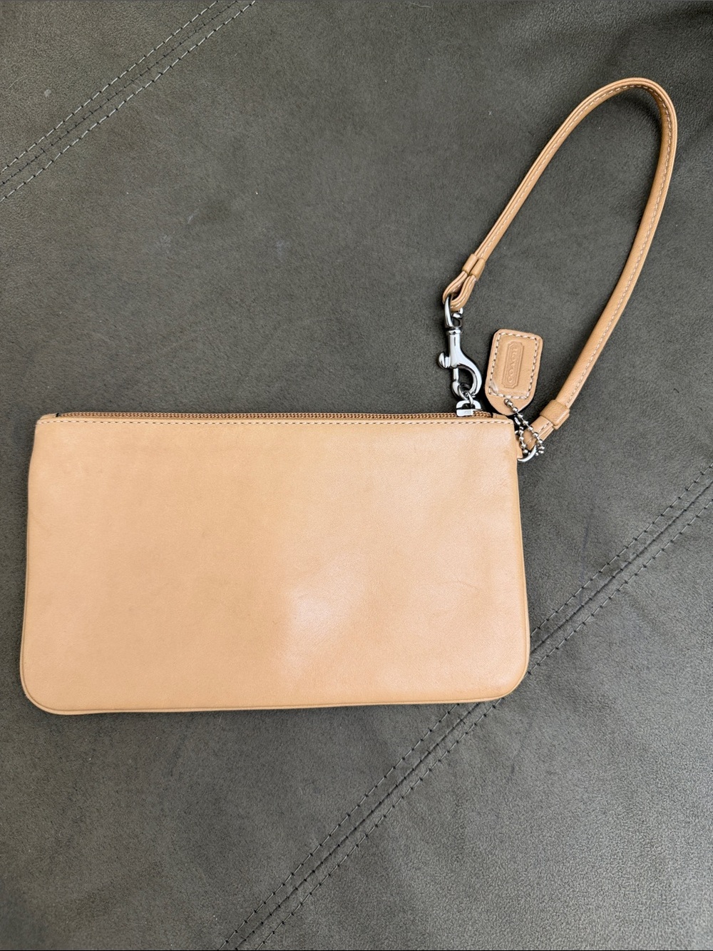 Coach Vintage Soho Tan Glove-Tanned Leather Wristlet - Picture 2 of 4